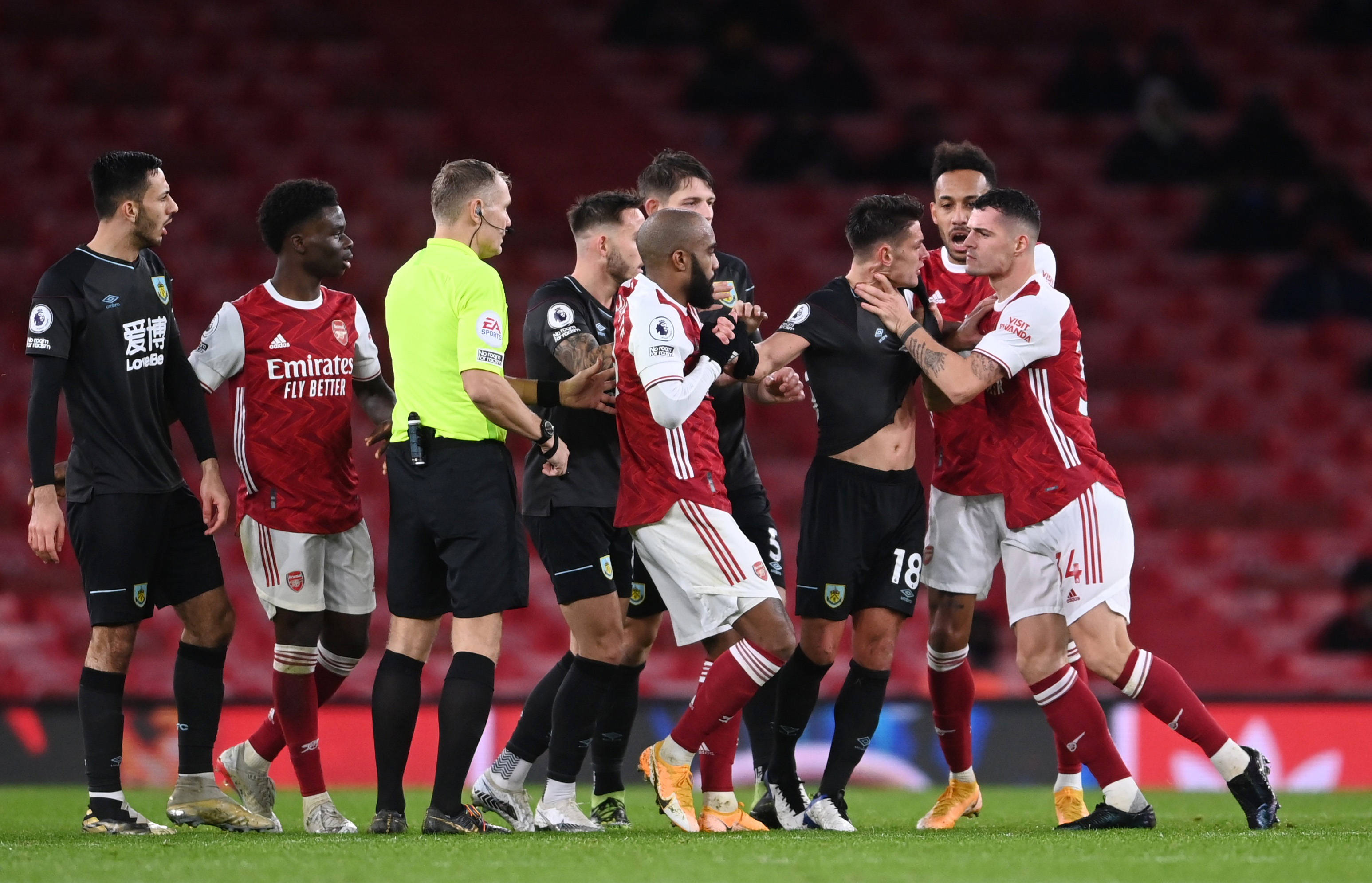 边路与中路 边路与中路